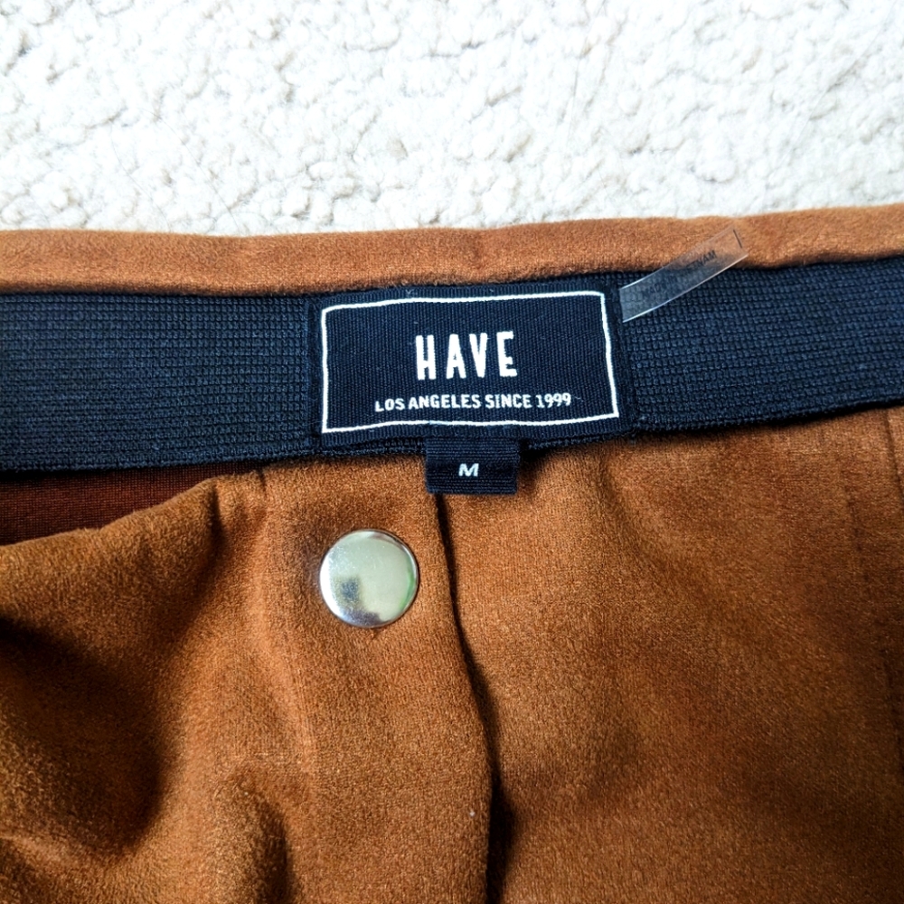 Brown suede mini skirt with a stretchy waistband, size medium - Picture 3 of 4